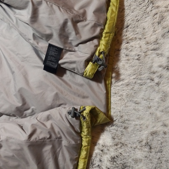 The North Face Lime Green puffer coat - Picture 8 of 9